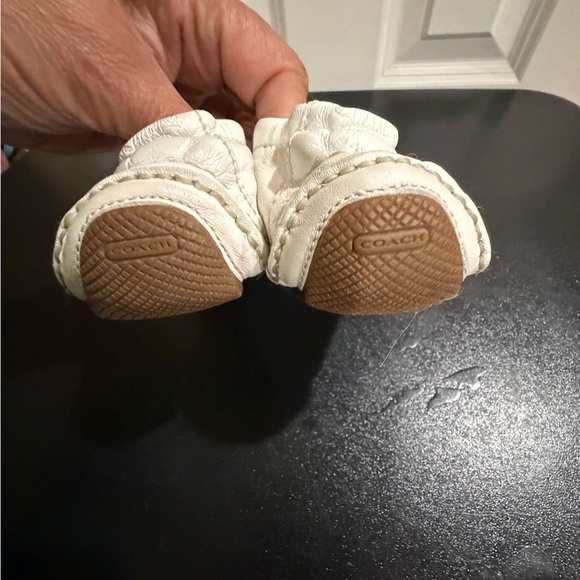 Coach White Flats with Multicolor Floral Vanessa Design size 7 - Picture 8 of 10